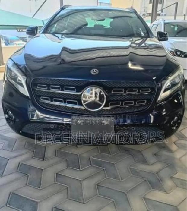 Mercedes-Benz GLA 250 2018 Blue
