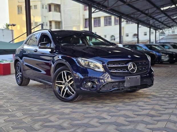 Mercedes-Benz GLA 250 2018 Blue