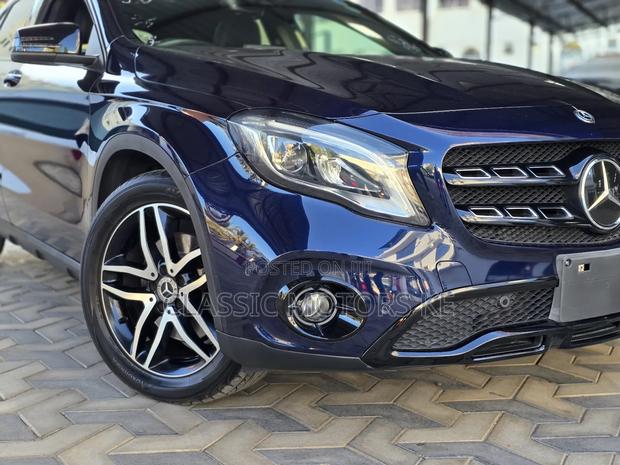 Mercedes-Benz GLA 250 2018 Blue