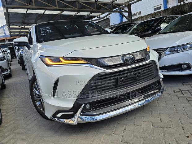 Toyota Harrier 2.0 2021 White