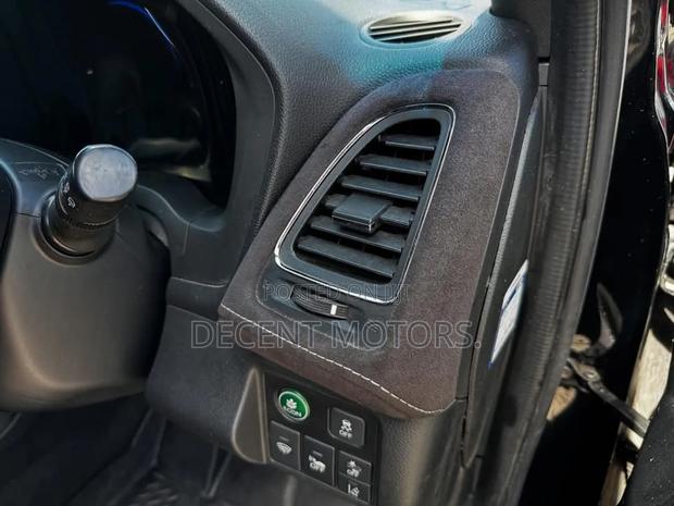 Honda Vezel 1.5 Hybrid 2WD 2019 Black