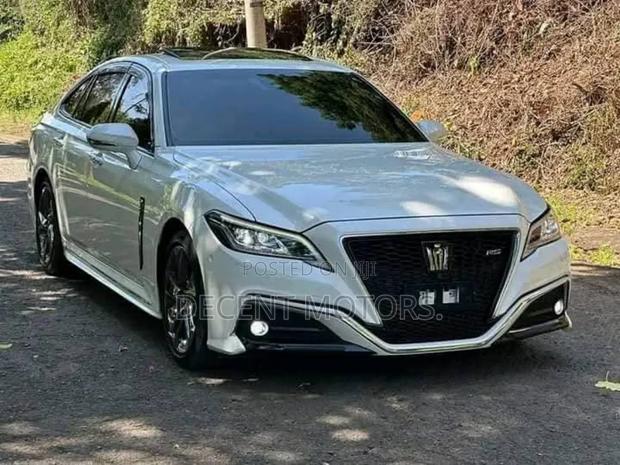 Toyota Crown 2019 White