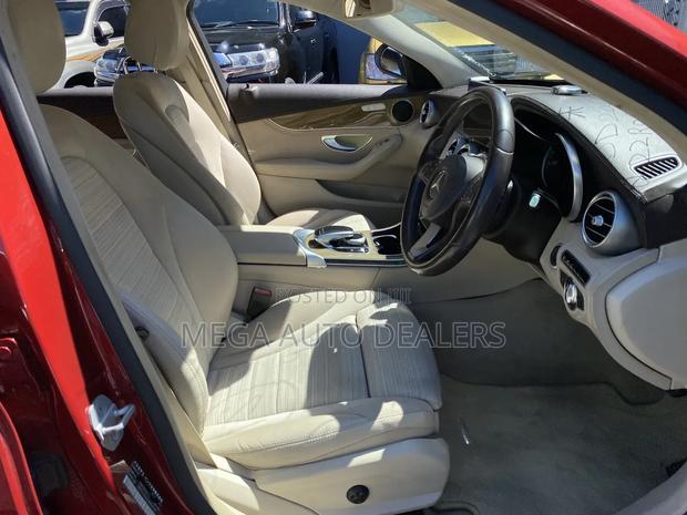 Mercedes-Benz C200 2018 Red