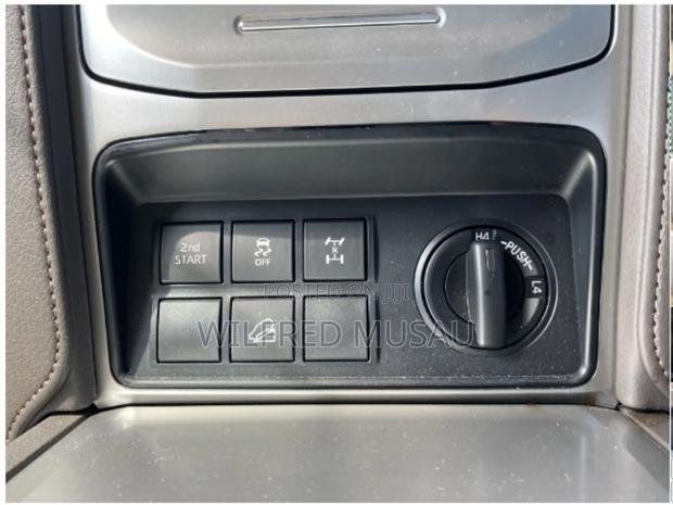 Toyota Land Cruiser Prado 2.8 2019 White
