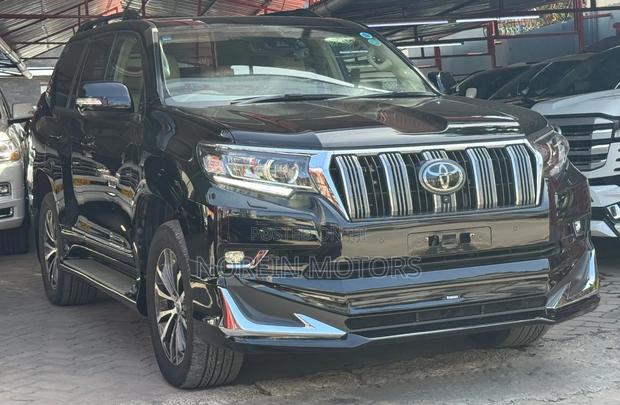 Toyota Land Cruiser Prado 2020 Gray