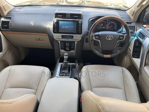 Toyota Land Cruiser Prado 2020 Gray