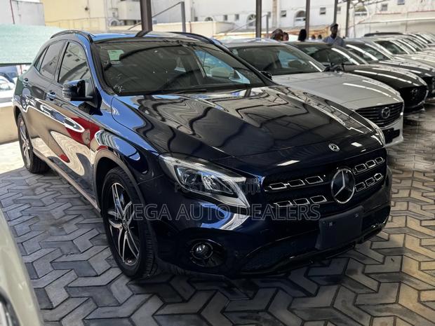 Mercedes-Benz GLA 250 2018 Blue