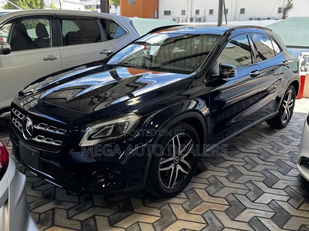 Mercedes-Benz GLA 250 2018 Blue