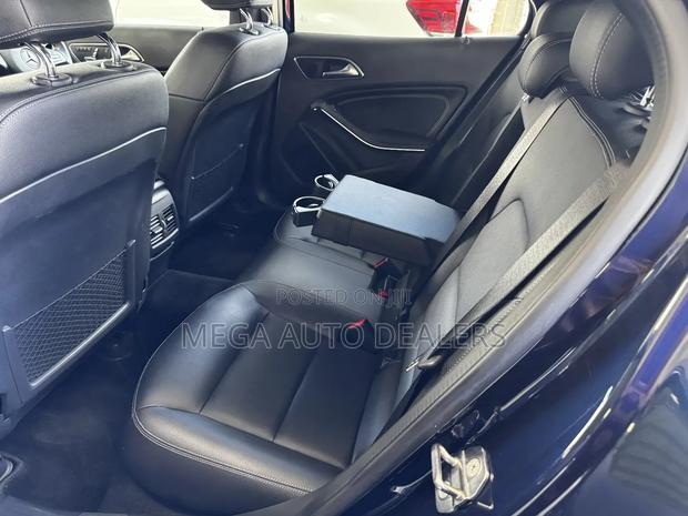 Mercedes-Benz GLA 250 2018 Blue