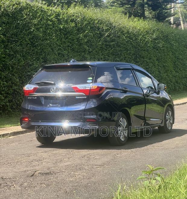 Honda Shuttle 1.5 Hybrid 2WD 2018 Blue