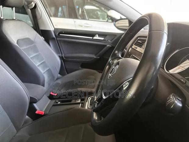 Volkswagen Golf 1.4T SE FWD 2019 White