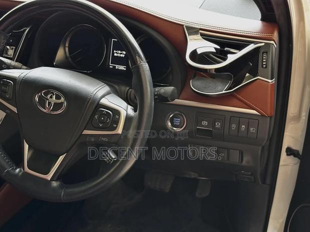 Toyota Harrier 2018 White