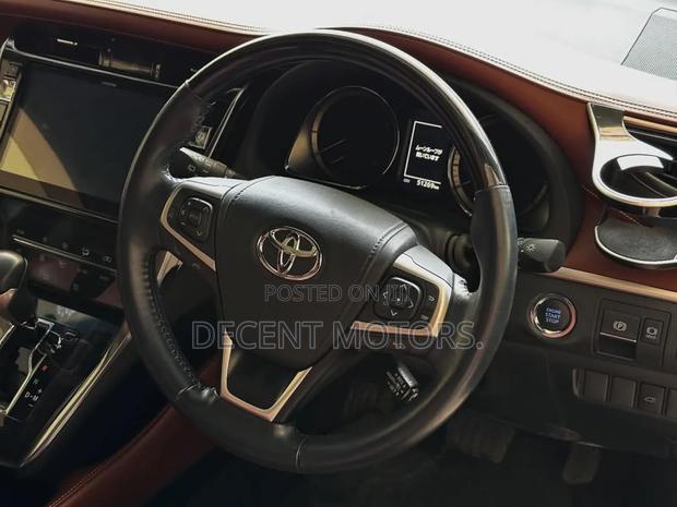 Toyota Harrier 2018 White