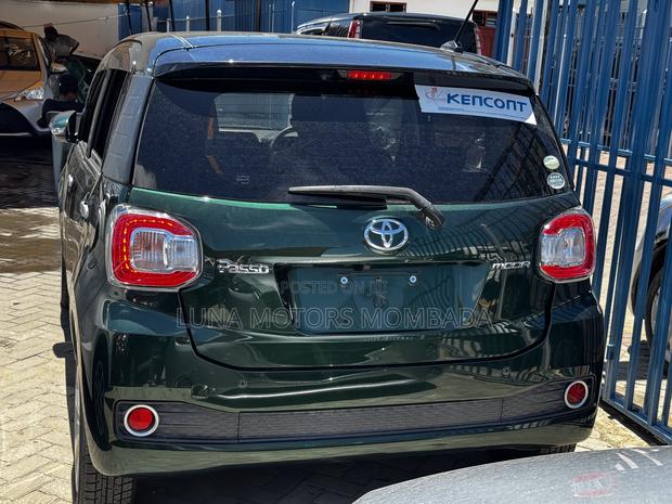 Toyota Passo 2018 Green