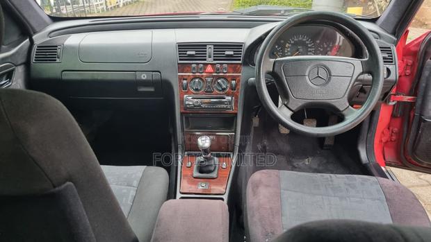 Mercedes-Benz C180 2003 Red