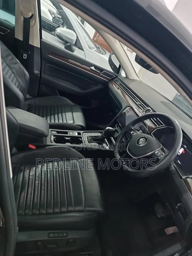 Volkswagen Passat 2.0T SE 2018 Black