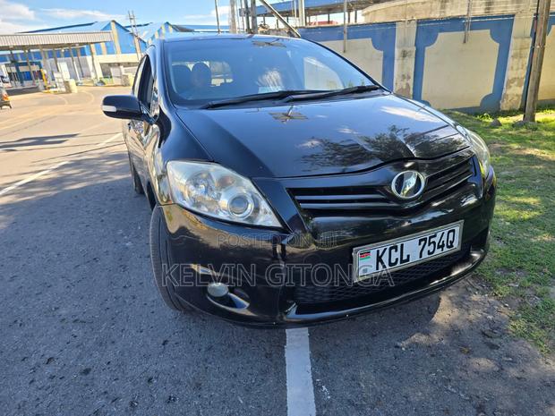 Toyota Auris 2012 Black
