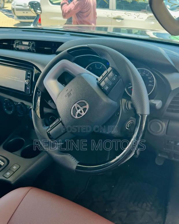 Toyota Hilux 2021 Matt Black