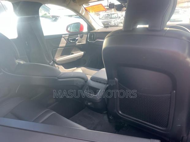 Volvo V60 T5 Momentum FWD 2019 Red
