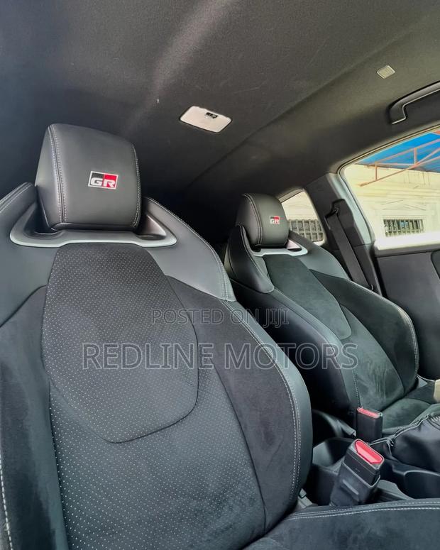 Toyota Yaris 2021 White