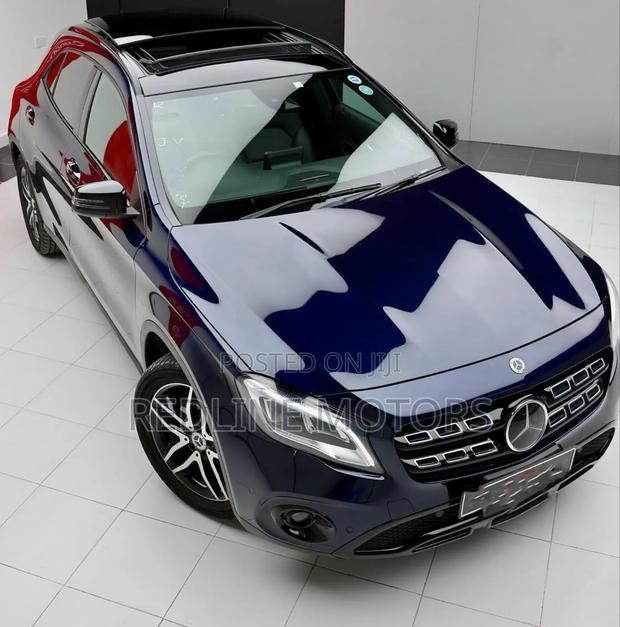 Mercedes-Benz GLA 250 2018 Blue