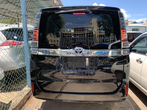 Toyota Voxy 2018 Matt Black