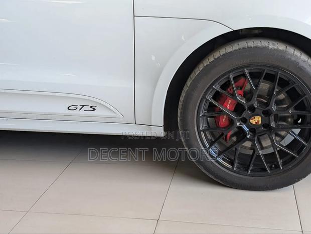 Porsche Cayenne GTS AWD 2018 White