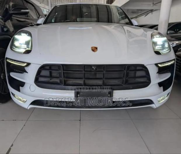 Porsche Cayenne GTS AWD 2018 White