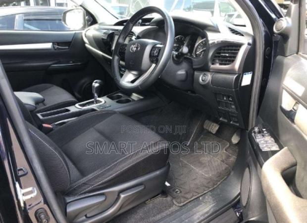 Toyota Hilux 2020 Blue