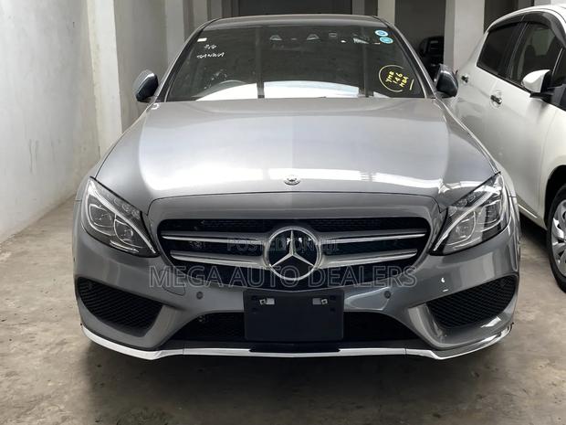 Mercedes-Benz C200 2018 Gray