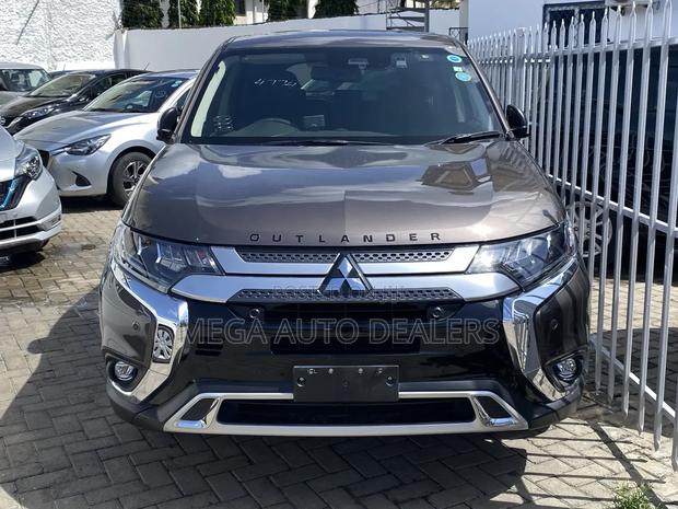Mitsubishi Outlander 2020 Brown