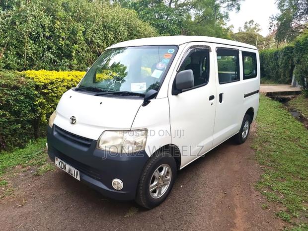 2016 Toyota TownAce White: Affordable & Reliable