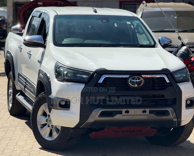 Toyota Hilux 2.4 Diesel 2020 White