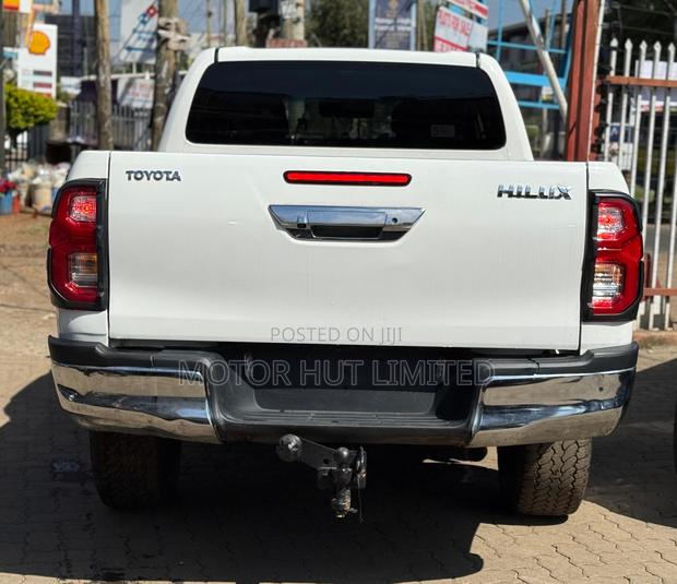Toyota Hilux 2.4 Diesel 2020 White