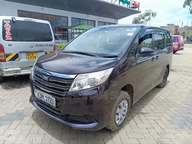 Toyota Noah 2.0 FWD (7 Seater) 2015 Purple