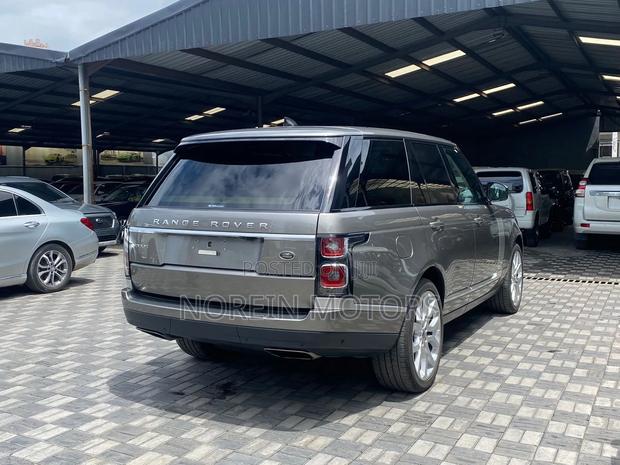 Land Rover Range Rover Vogue 2019 Gold