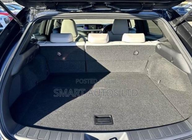 Lexus UX 200 2019 Black