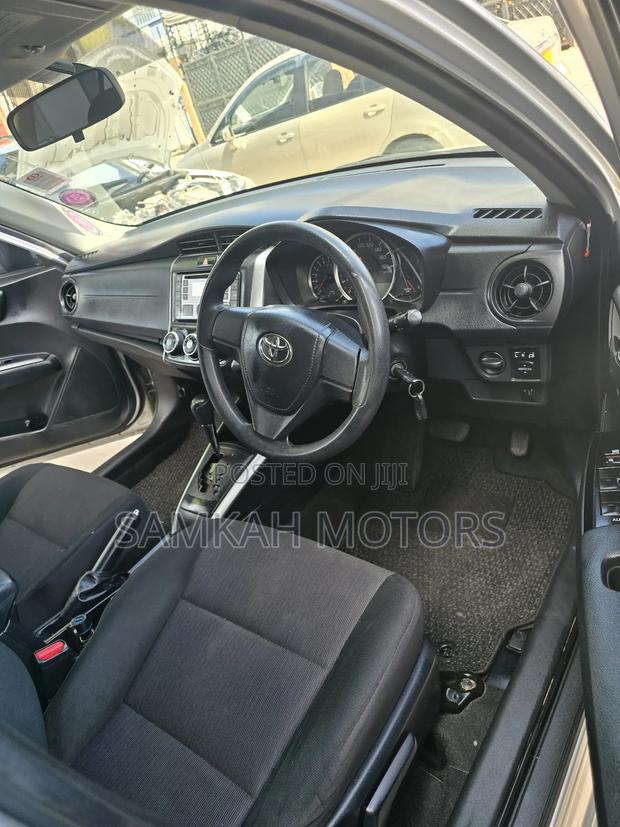 Toyota Corolla Fielder 2017 Silver