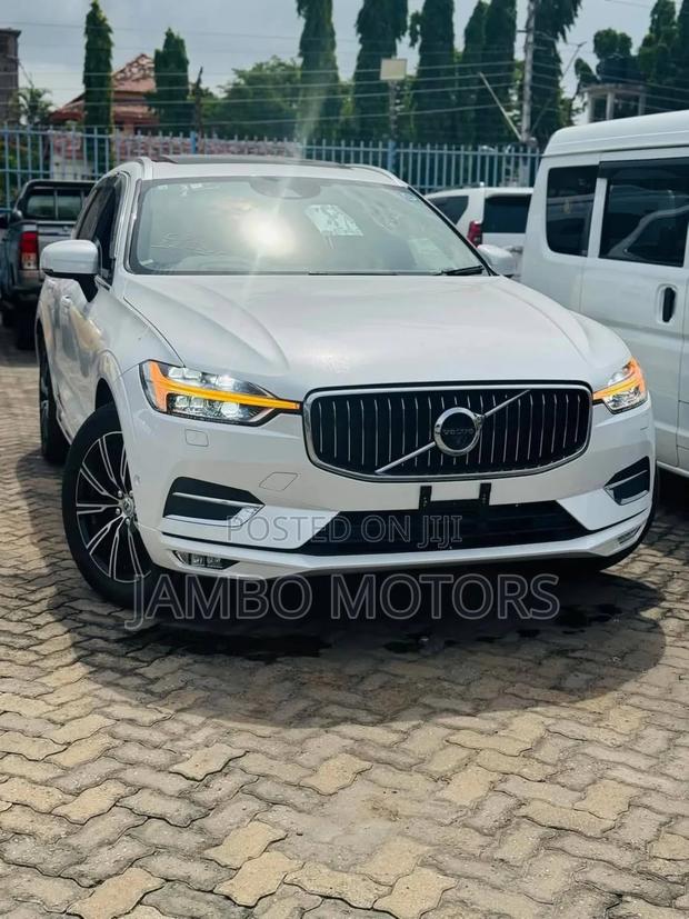 Volvo XC60 T5 Momentum FWD 2019 White
