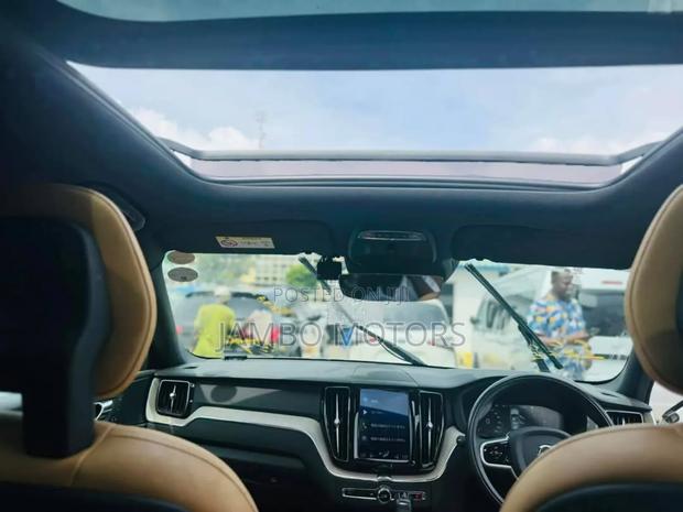 Volvo XC60 T5 Momentum FWD 2019 White