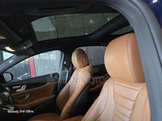 Mercedes-Benz E300 2019 Blue