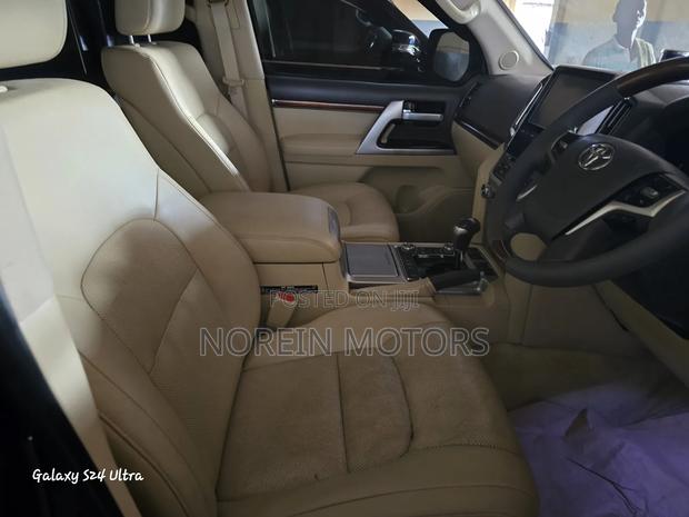 Toyota Land Cruiser 2018 Blue