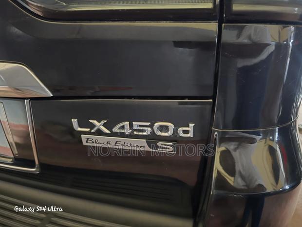 Lexus LX 2018 Black