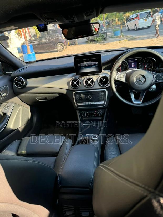 Mercedes-Benz GLA 250 2018 Gray