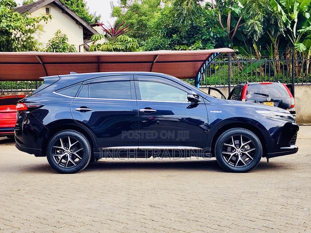 Toyota Harrier 2.5 Hybrid 4WD 2019 Black