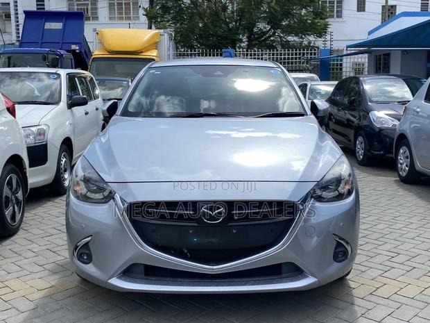 Mazda Demio 2018 Silver