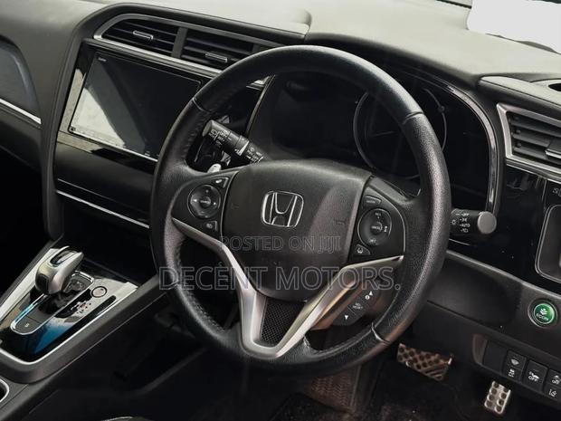 Honda Fit Shuttle 1.5 G 2WD 2018 Black