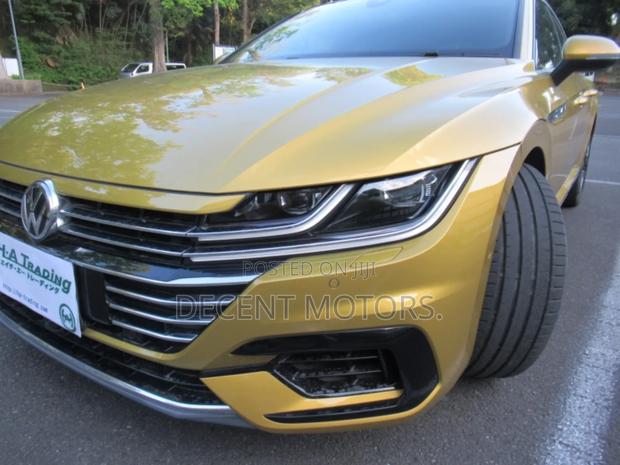 Volkswagen Arteon 2.0T SEL R-Line w/19 AWD 4MOTION 2019 Yellow