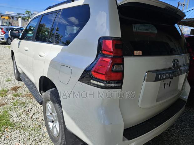 Toyota Land Cruiser Prado 2018 White