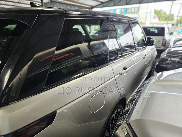 Land Rover Range Rover Vogue 2017 Gold